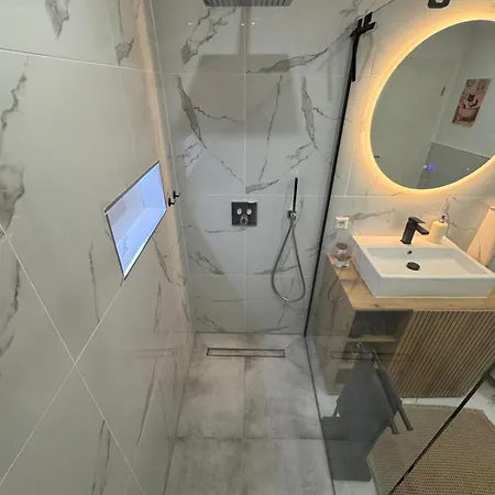 Design-studio Mit Wellness-bad&smart Access *
